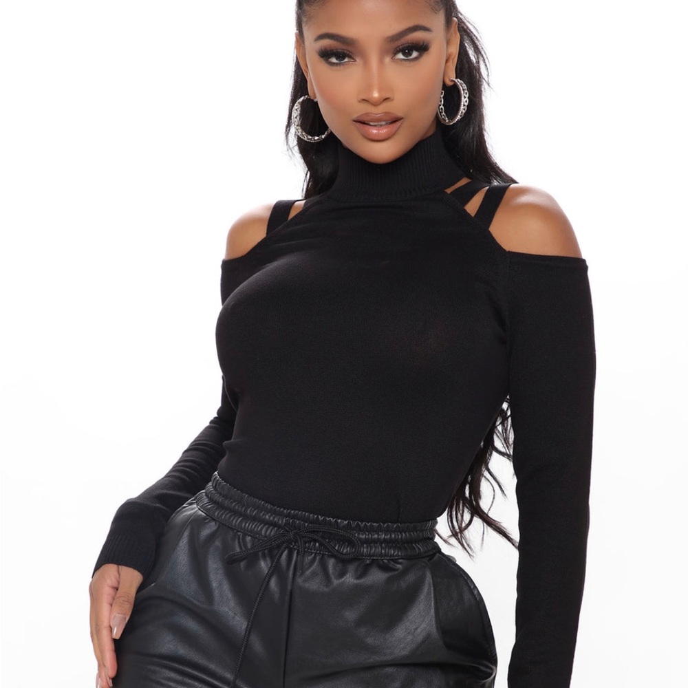Chic sweater top